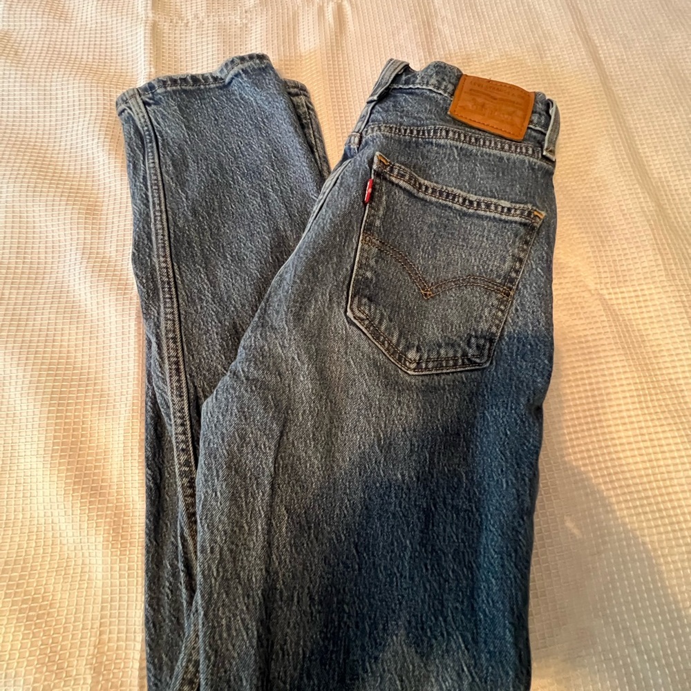 Levi’s woman jeans, straight leg